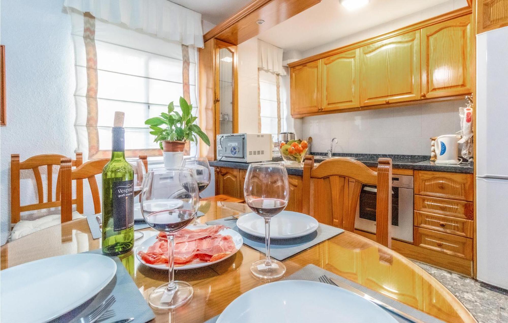 Stunning Home In Mlaga With 2 Bedrooms And Wifi Малага Екстер'єр фото