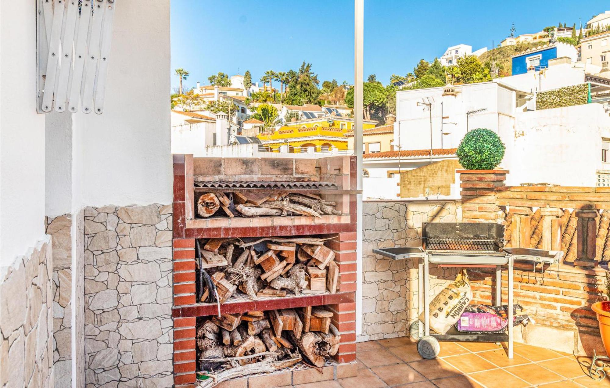 Stunning Home In Mlaga With 2 Bedrooms And Wifi Малага Екстер'єр фото